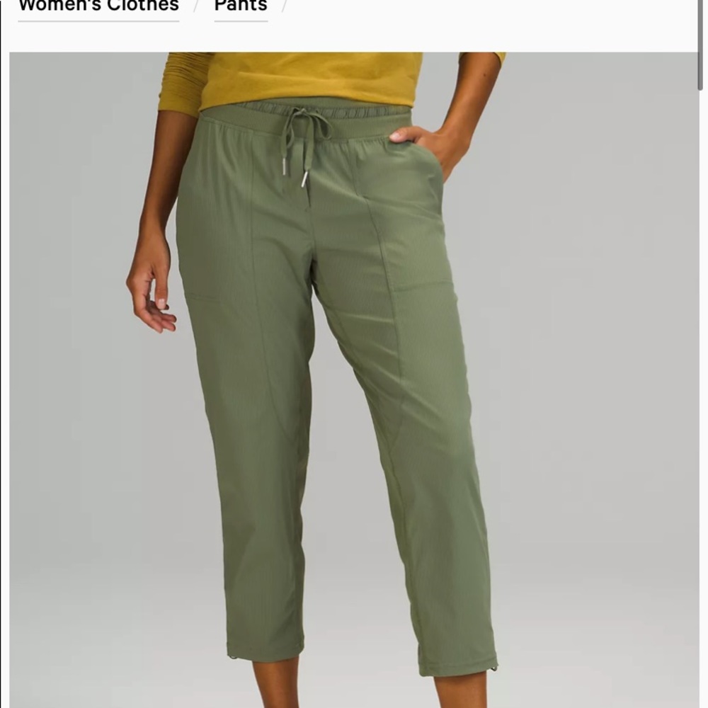 Lululemon mid rise Dance Studio crop size 6